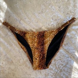 NWOT Vix ‘Cacica’ Leather Accent Bikini Bottoms